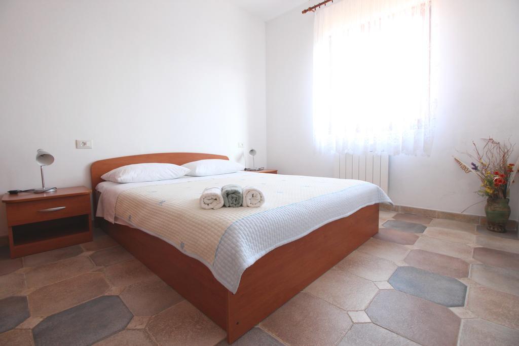 Apartment Krevatin