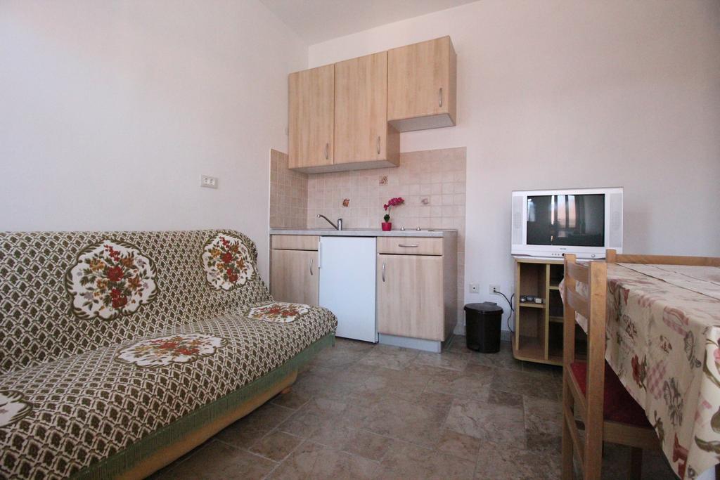 Apartment Krevatin *