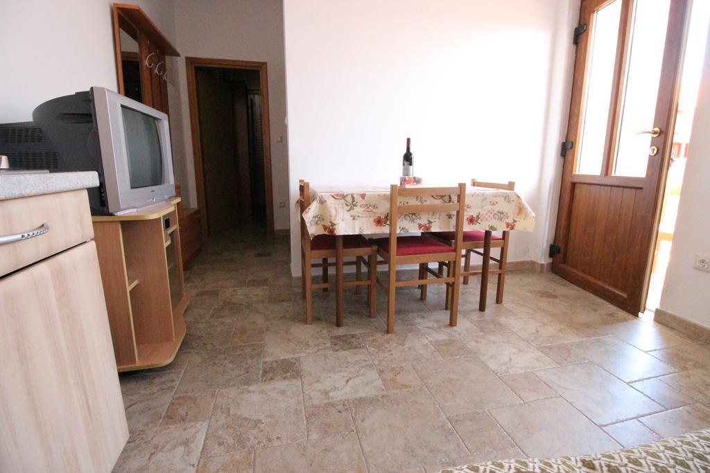Apartment Krevatin *